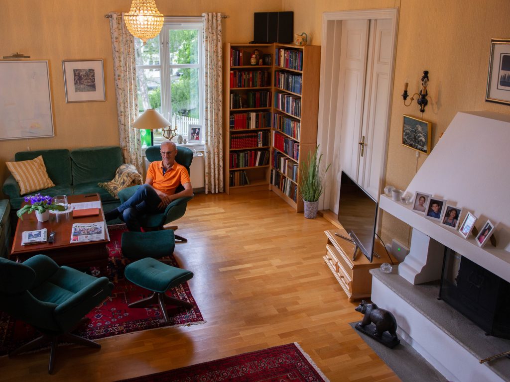 Hans Petter Bjørningstad i stua si