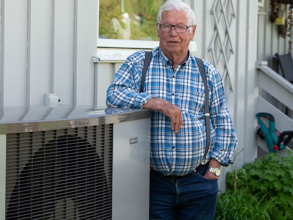 Kjell Bragstad ved utedelen